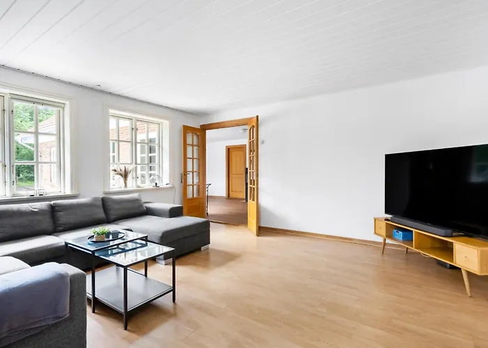 3 Bedroom Beautiful In *