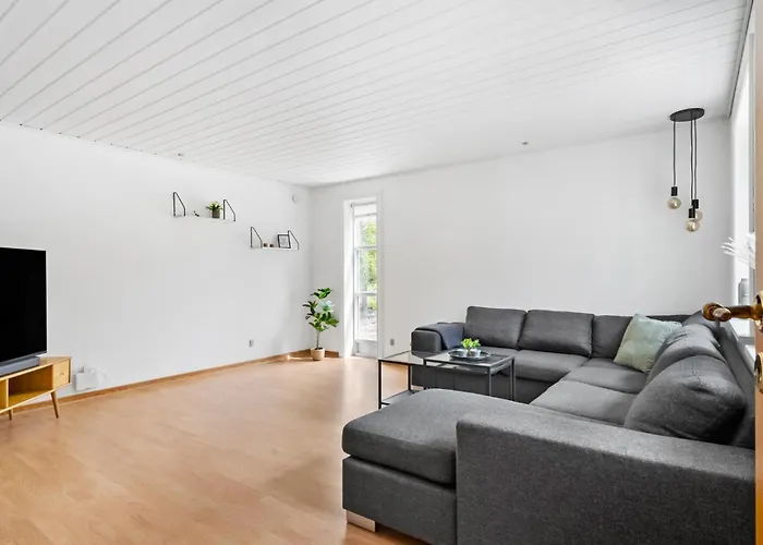 Hébergement de vacances 3 Bedroom Beautiful In *